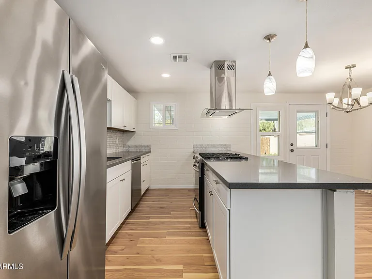3234 E Friess Dr — Photo 13