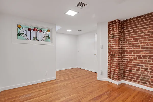 Rented by Compass | media 9