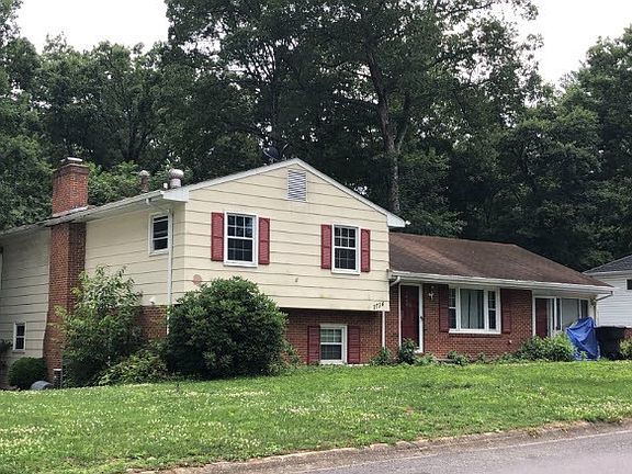 3rd image of 2734 Tanglewood Dr