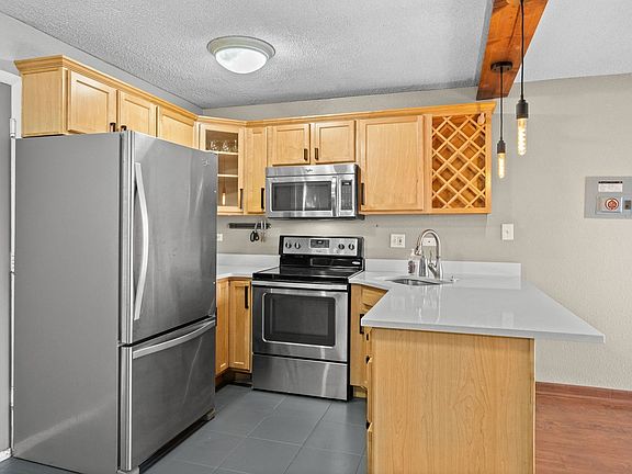 5th image of 909 Logan St APT 11B