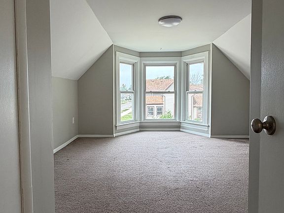 5th image of 102 N Ridge St #100