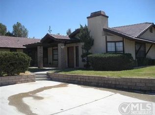 20142 Wisconsin Rd, Apple Valley, CA 92308