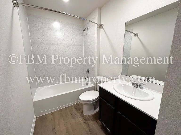 864 Keystone Ct — Photo 18