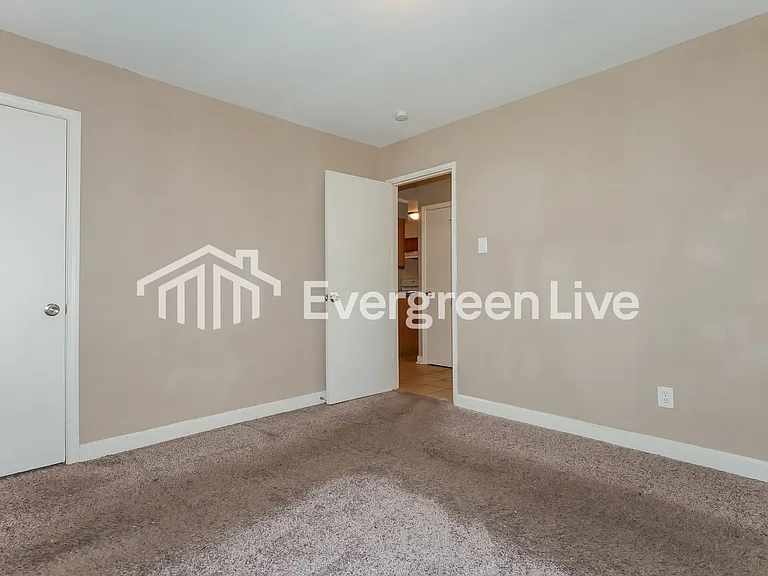 4610 Violet Ave — Photo 7
