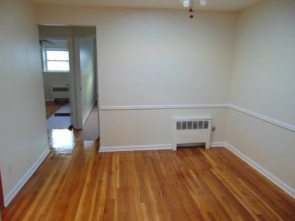 4th image of 964 E 231st St Floor 2