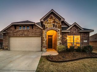 5625 Paradise Dr, Midlothian, TX 76065