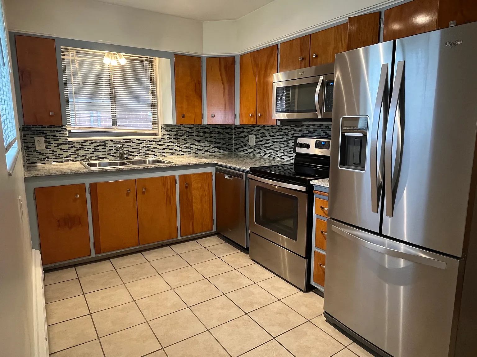 973 W 300 N — Photo 2