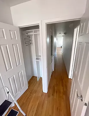 Rented by KNOCKKNOCK LLC | media 16