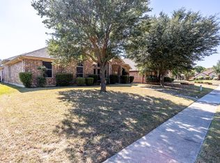 928 Trinity Dr, Lancaster, TX 75146