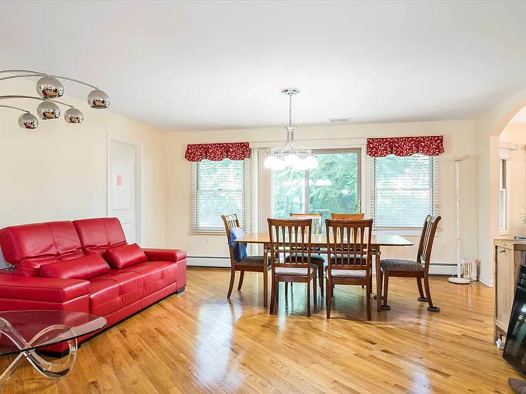 16 Norwood Ave — Photo 15