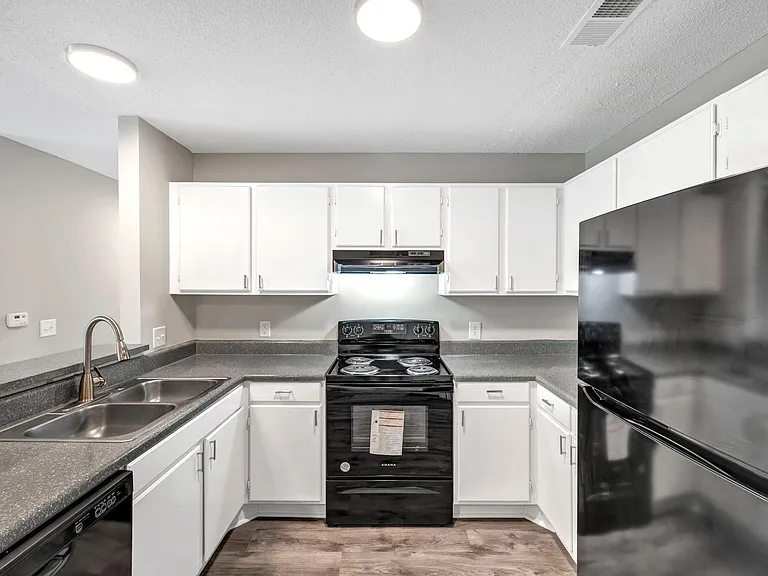Elm Creek Apartments — Photo 21