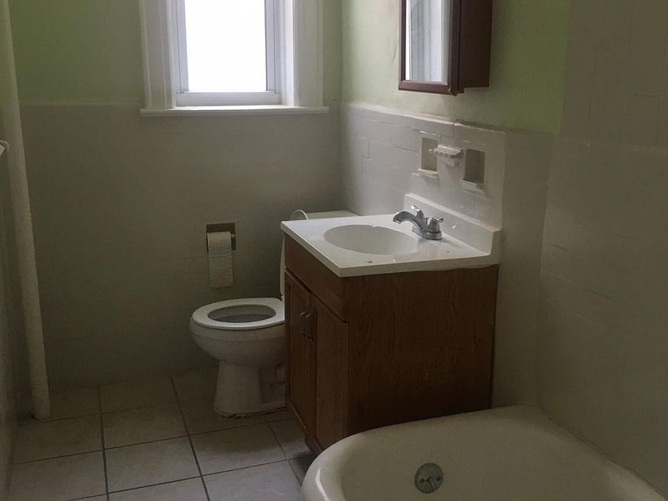 2nd image of 11447 131st St