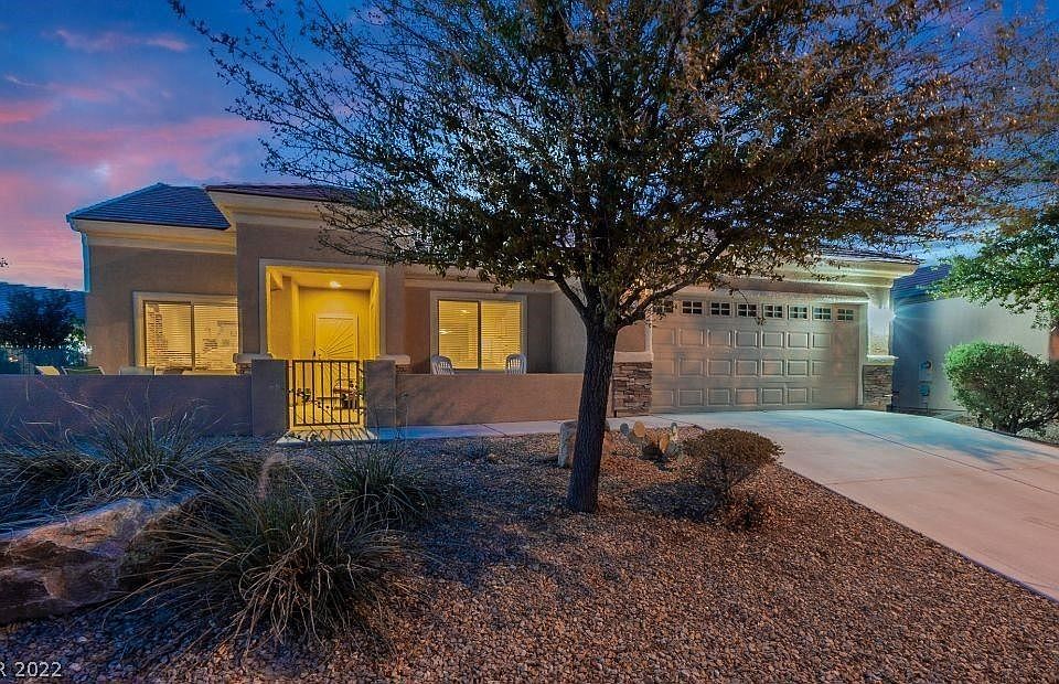 1st image of 3220 Kingbird Dr