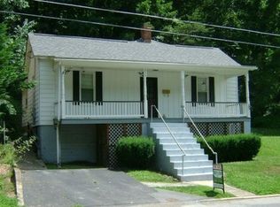 620 Roxbury St, Clifton Forge, VA 24422