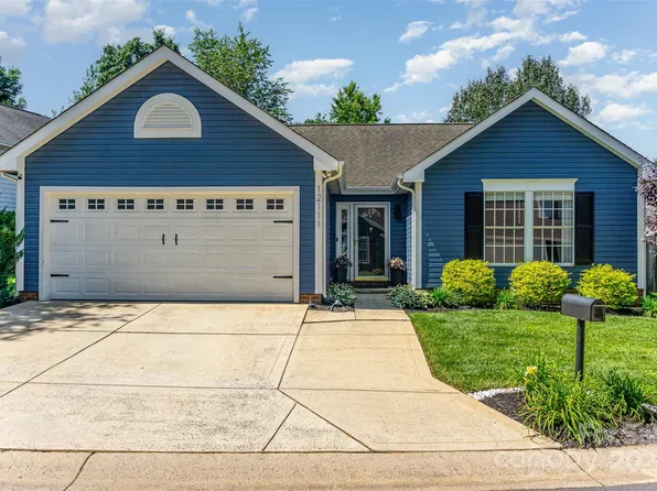 12111 Dolomite Dr, Pineville, NC 28134