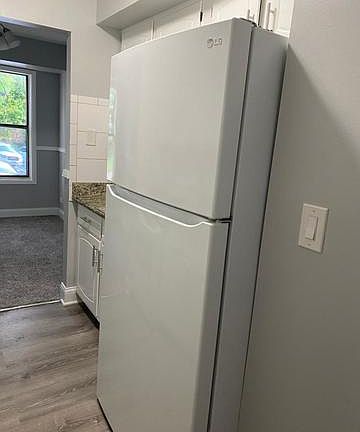 5th image of 2151 Country Club Dr APT 11
