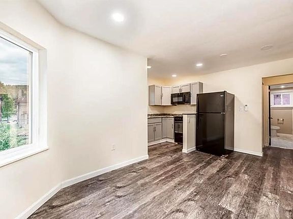 2nd image of 5450 Stanton Ave APT 4