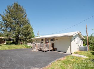 59 S Front St, Franklin, NC 28734