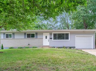 360 Humes Ln, Florissant, MO 63031
