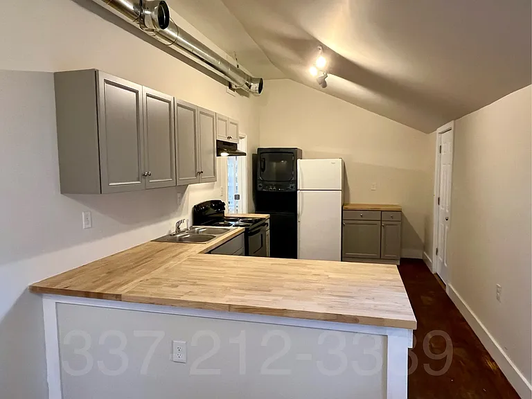 106 Roosevelt St #C — Photo 5
