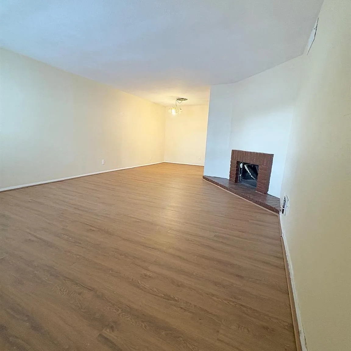 3 bed, 2.0 bath, 1274 sqft, $1,150 — Photo 3