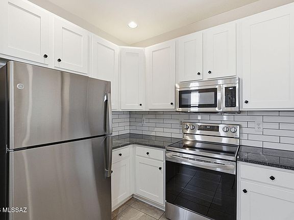 4th image of 525 W Deerview Ct