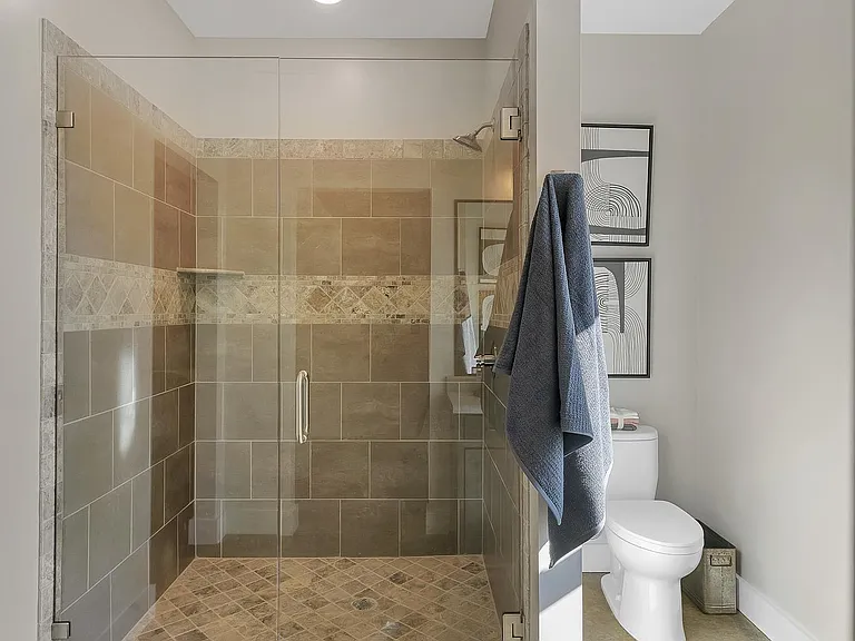 275 Bolling Rd #D — Photo 6