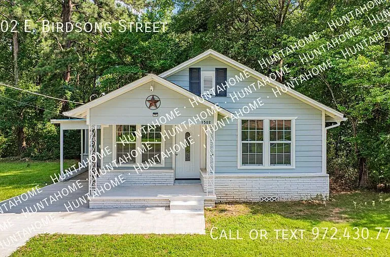 1502 E Birdsong St — Photo 2