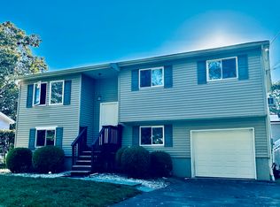 36 Marlin Dr, Norwalk, CT 06854