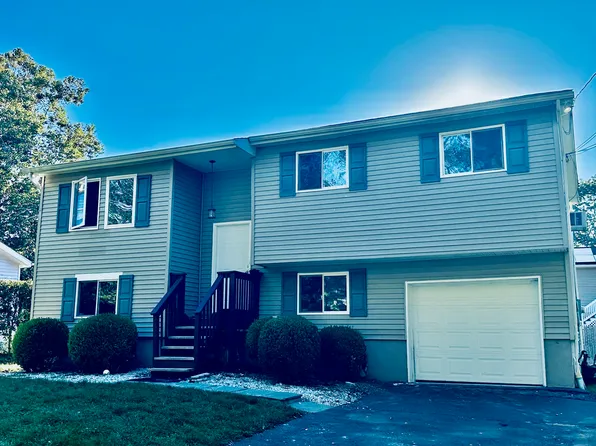 36 Marlin Dr, Norwalk, CT 06854