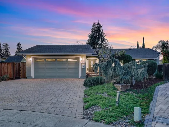 1071 Fuchsia Dr, Sunnyvale, CA 94086