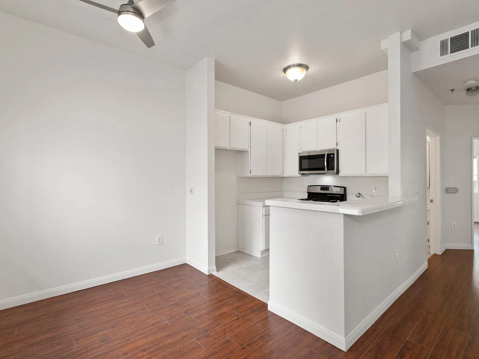2 bed, $2,950 — Photo 3