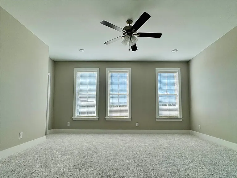 913 Echo Park Dr — Photo 31