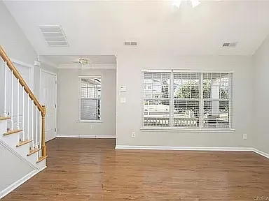 3 bed, 2.5 bath, 1478 sqft, $2,075 — Photo 2