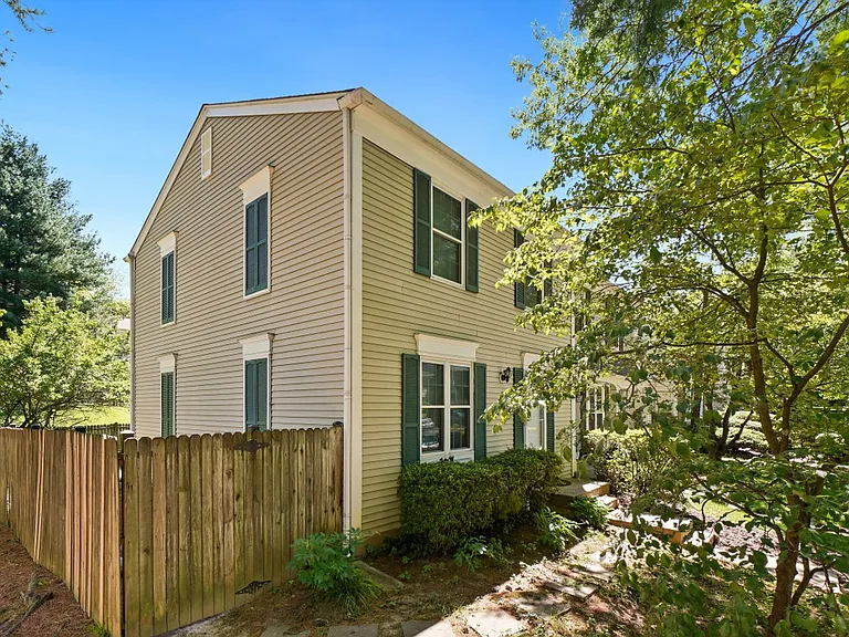 4515 Boastfield Ln — Photo 2