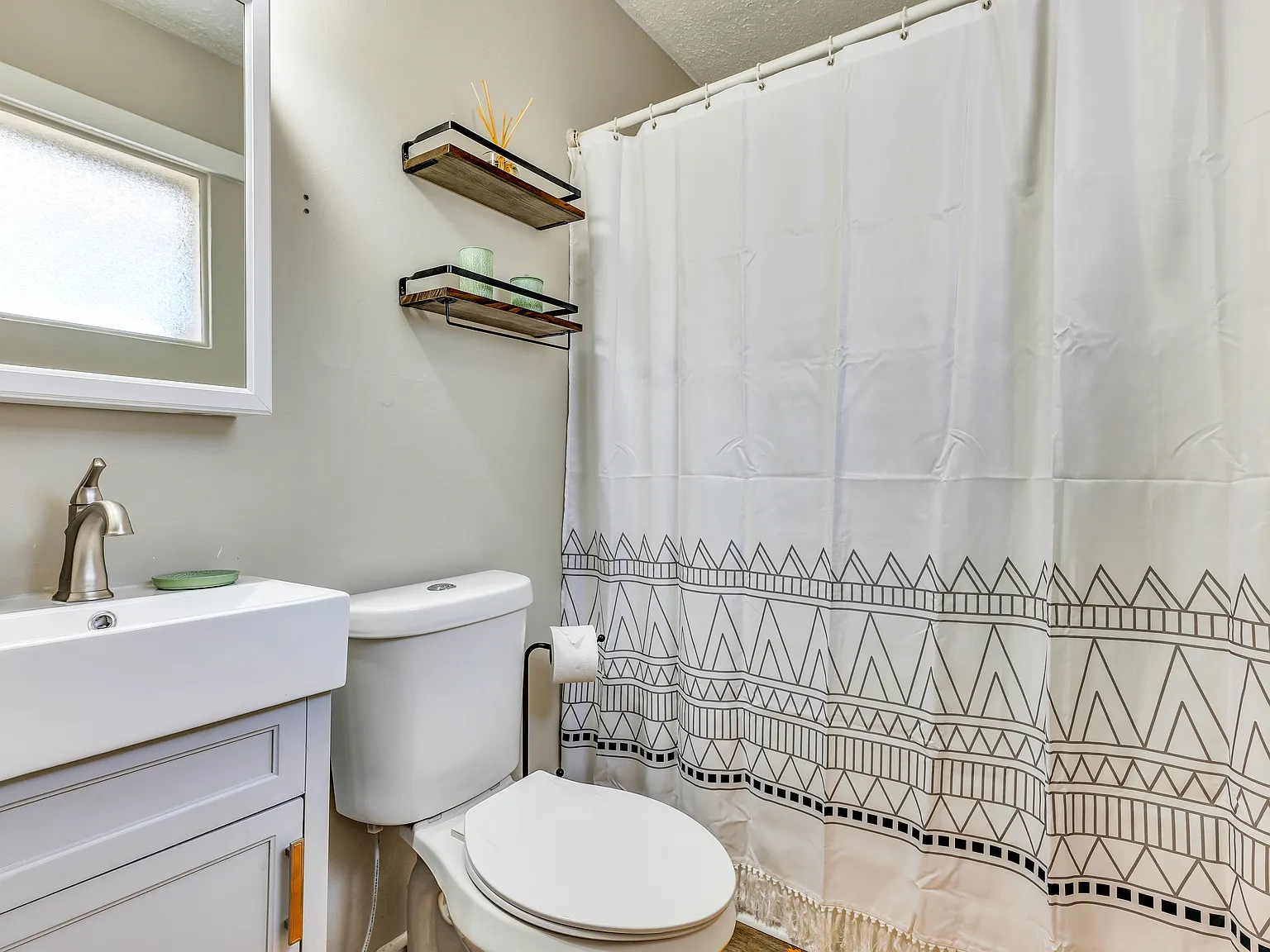 1329 Walker Ave — Photo 4