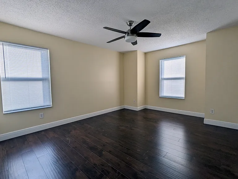 3400 Coachlight Dr — Photo 10