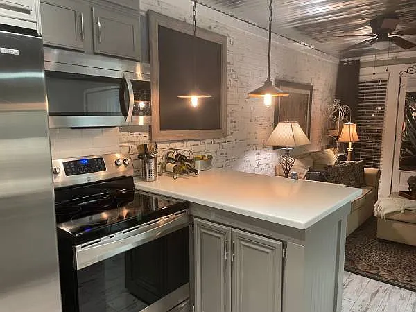 937 Edgewater Cir #937 — Photo 5