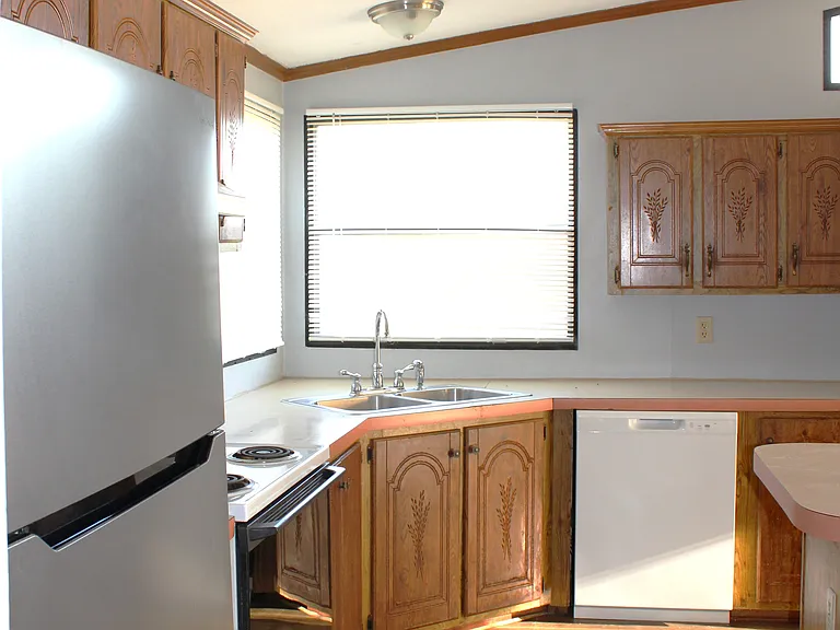 8644 Dustin Dr — Photo 9