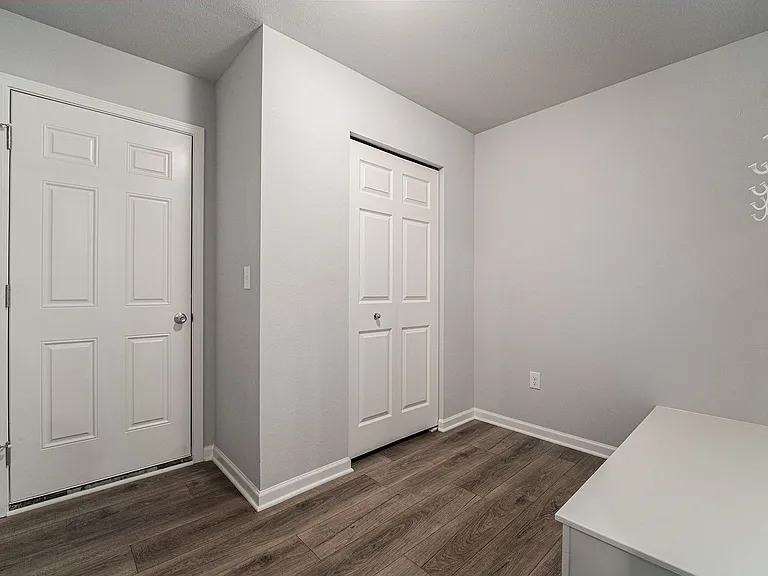 2309 Richardson Ct — Photo 8