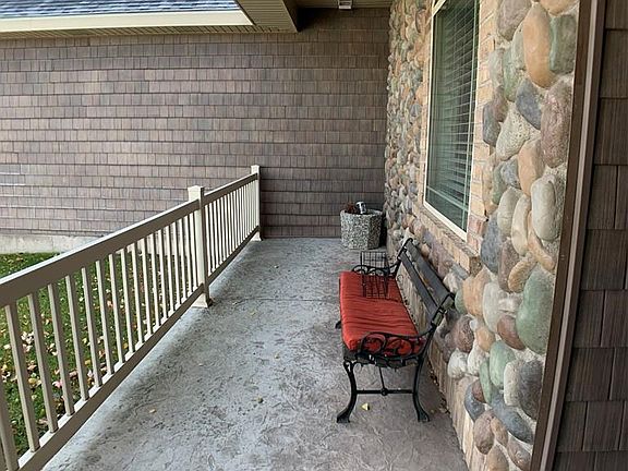 4th image of 302 Beulahs Ln