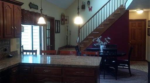 4th image of 315 Joslin St