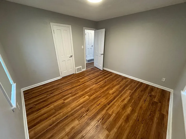 25301 Shoreview Ave — Photo 7