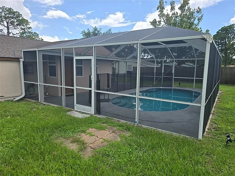 7523 Mayland St — Photo 15
