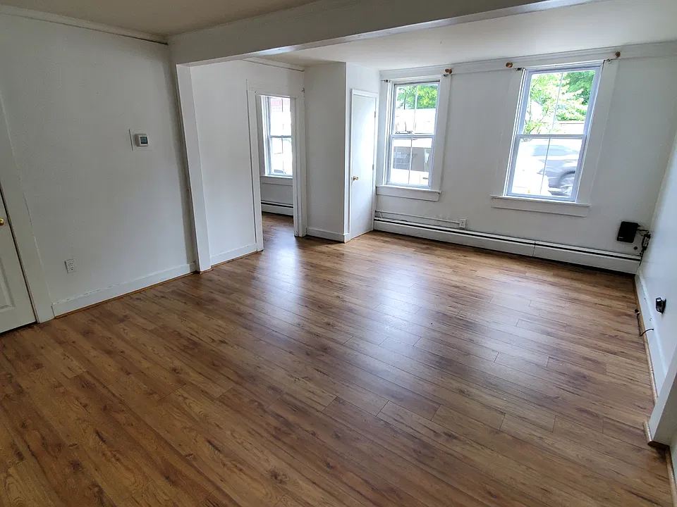 145 King George St