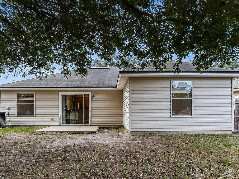 1841 Creekview Dr — Photo 16
