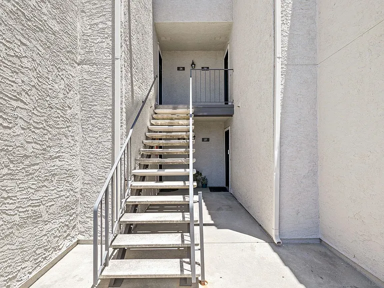 14996 Avenida Venusto #28 — Photo 23