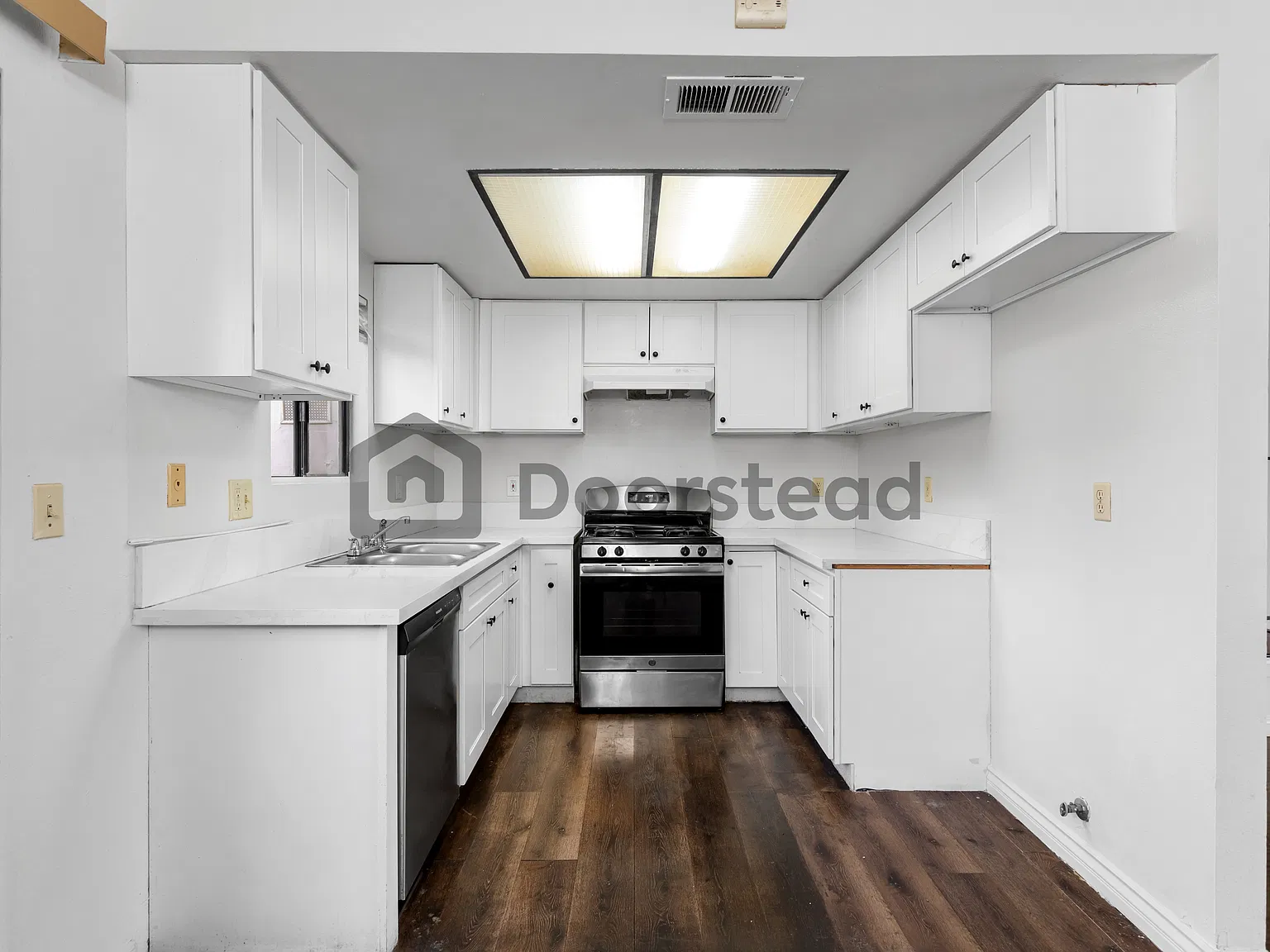 3 bed, 1.5 bath, 1272 sqft, $2,700 — Photo 1
