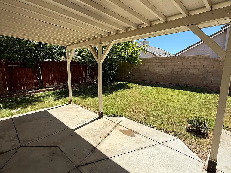 37727 Harvey St — Photo 12