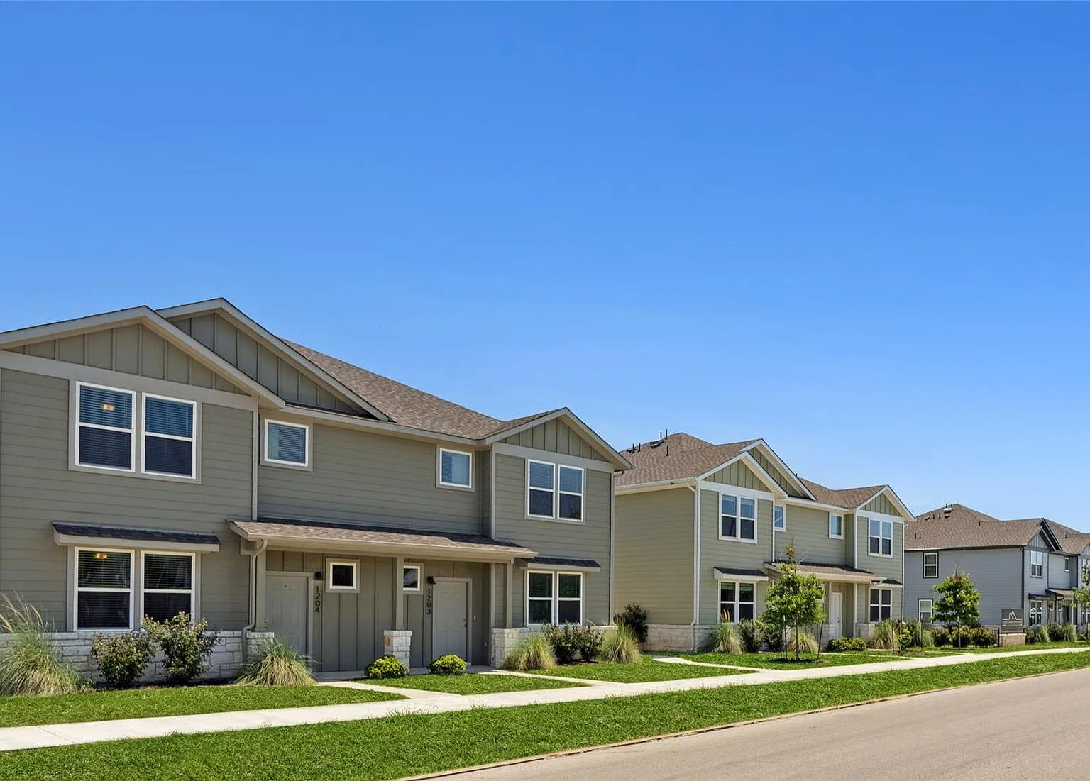 2 bed, 2.5 bath, 1086 sqft, $1,550 — Photo 3